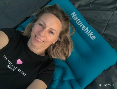 Integrovaný polštář a celkový komfort při ležení