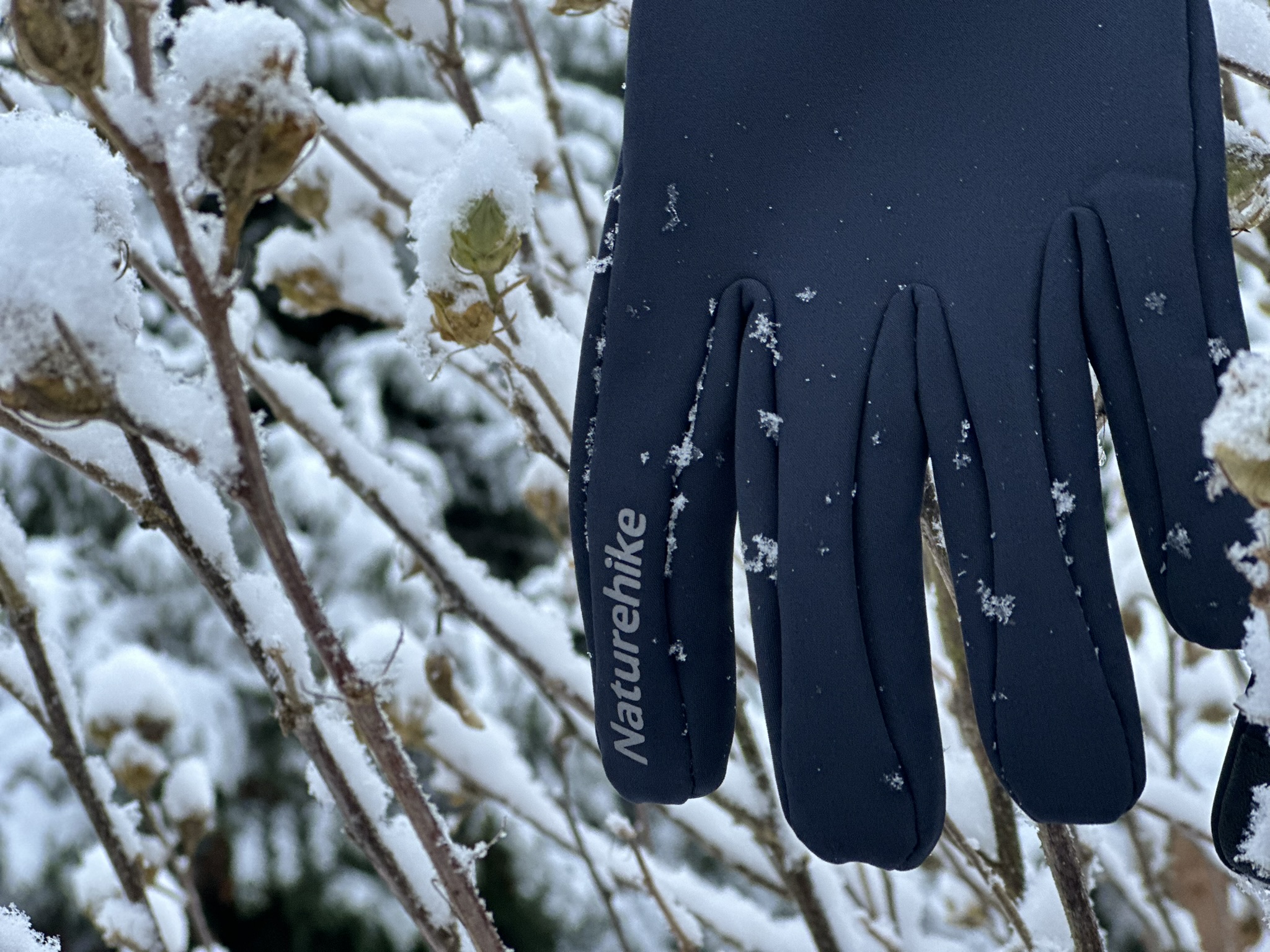 Naturehike teplé vodoodpudivé rukavice GL05 - tmavě modré