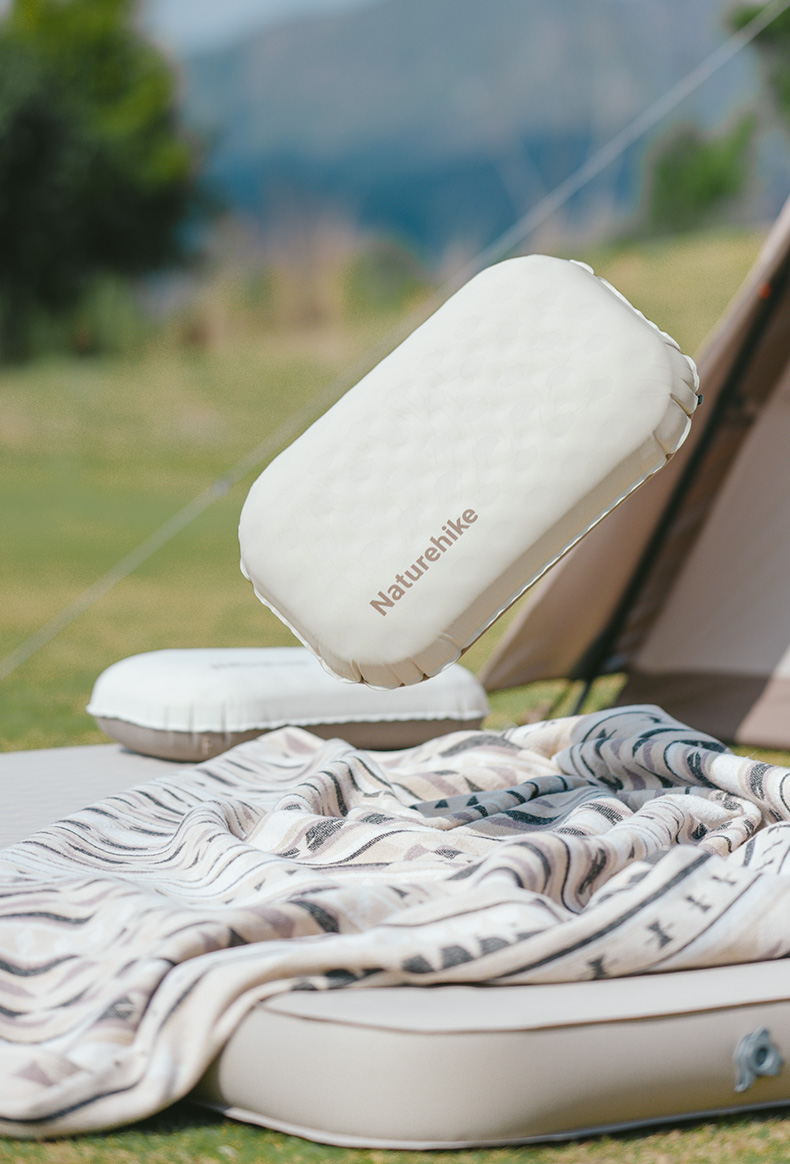 Naturehike kombinovaný cestovní polštářek Yugu anatomický 99g - béžový