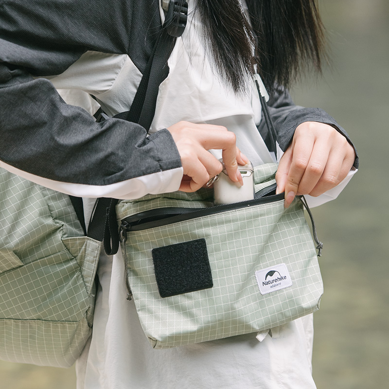 Naturehike taška přes rameno Mia 3l 84g - hnědá