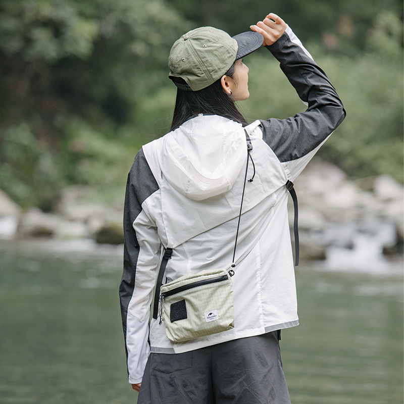 Naturehike taška přes rameno Mia 3l 84g - černá