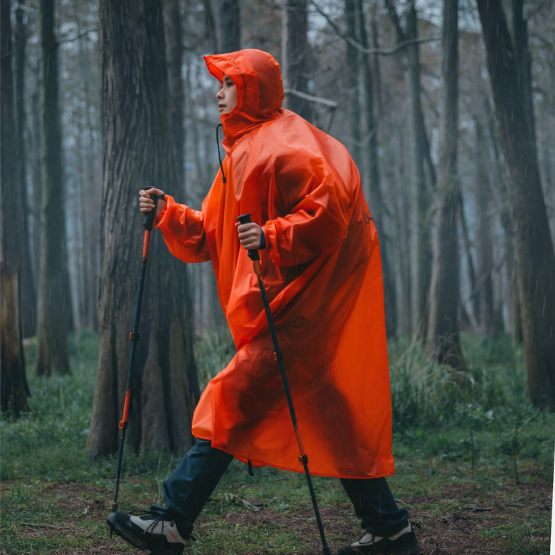 Naturehike ultralehké pončo vel. M – červené