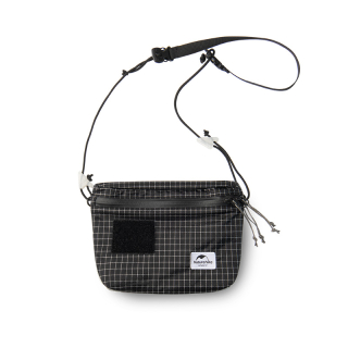 Naturehike taška přes rameno Mia 3l 84g - černá